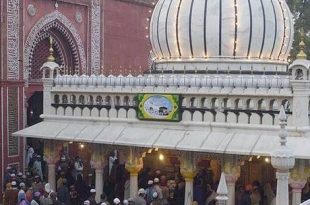 dargah sanctum